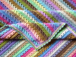 Cosy Stripes Crochet Blanket (cupcake)